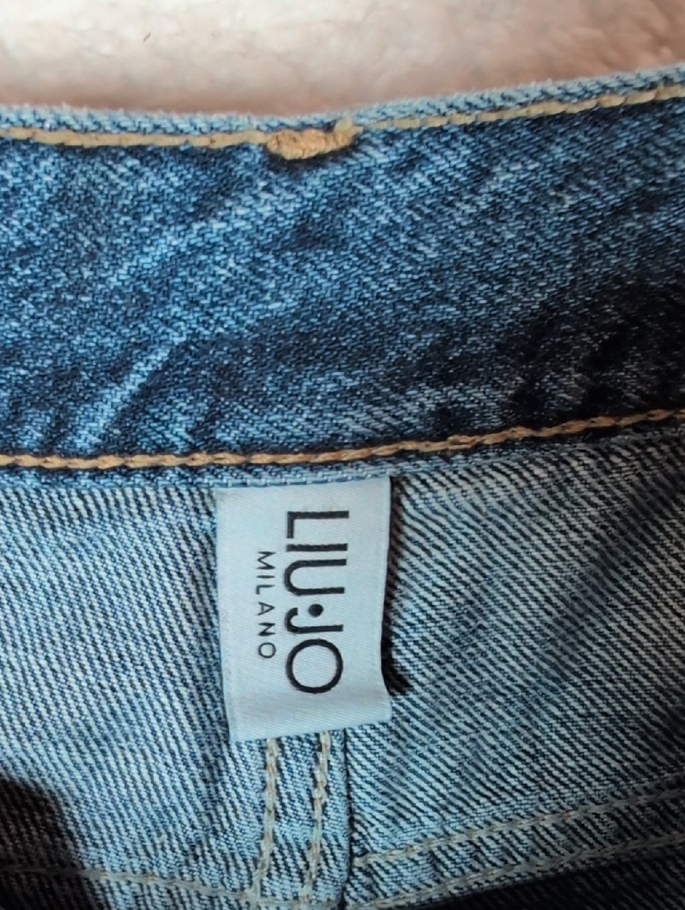 198-Liu-jo Style High-Rise Straight Jeans - Blue Denim‎ - Picture 2 of 9